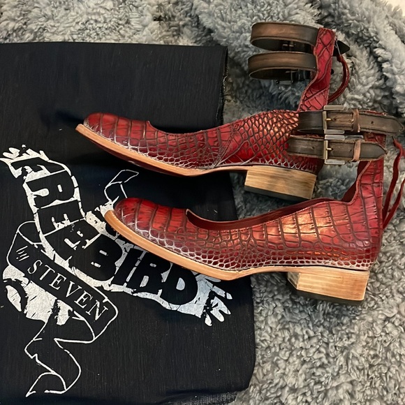 Freebird by Steven Shoes - Freebird Maribel Red Crocodile 9M New